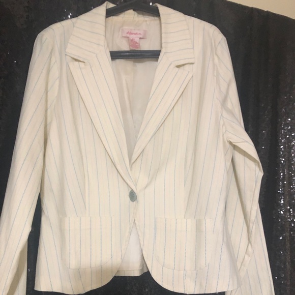 Blazer - Picture 1 of 2